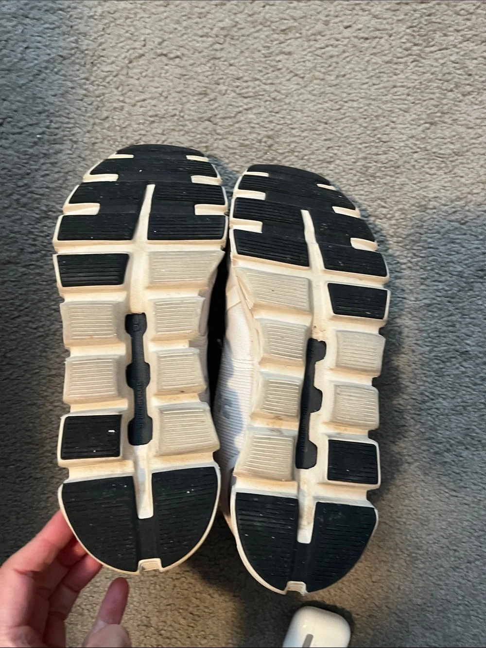 On Cloud Waterproof women’s sneakers size 7